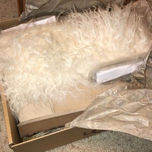 Ugg short sheepskin cuff sand boot